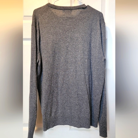 Men's Old Navy lightweight material, gray, size XL - Picture 2 of 2